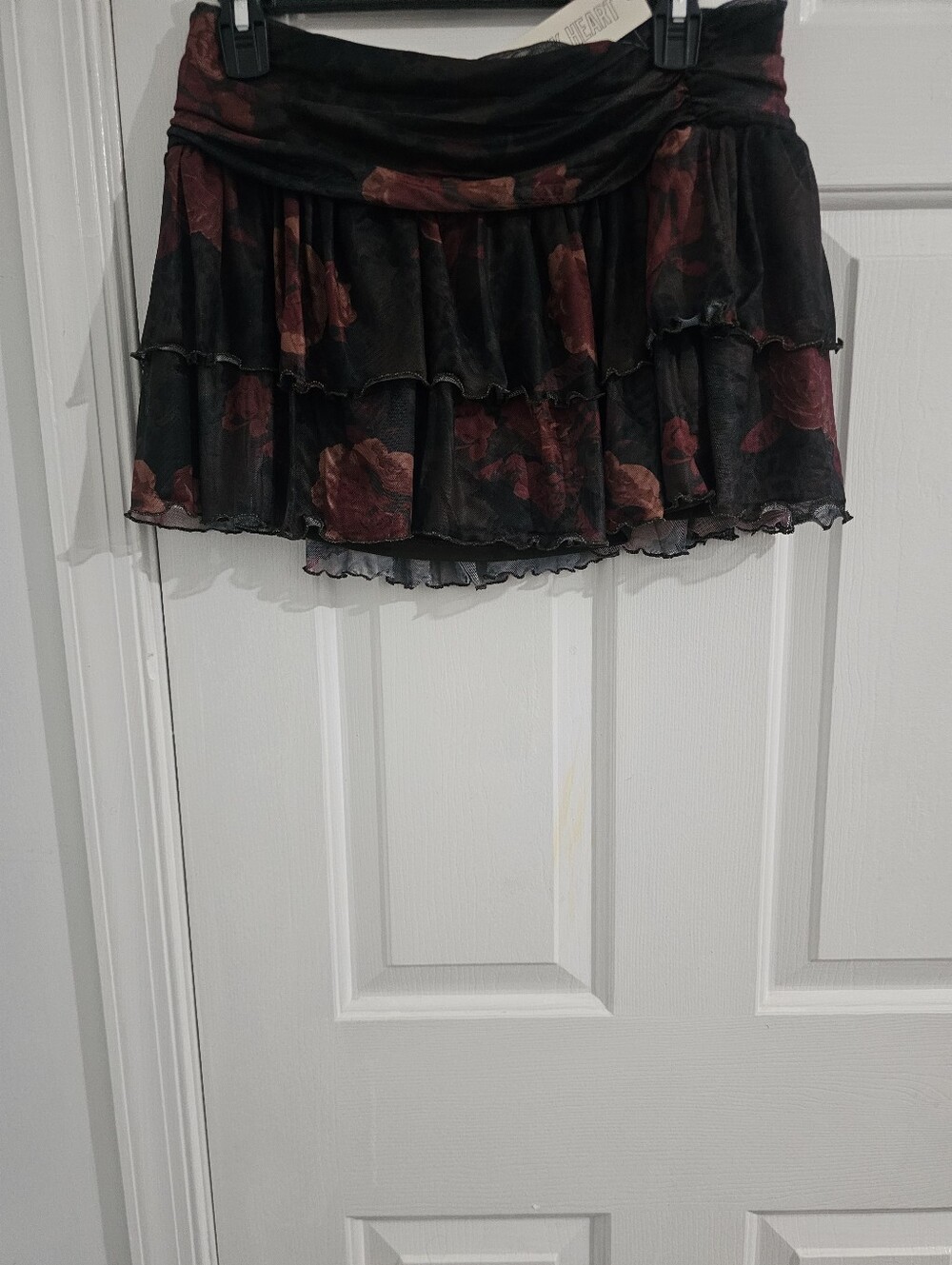 Derek Heart Juniors Black Burgundy Floral Tiered Ruffle Skort Large NWT Y2K